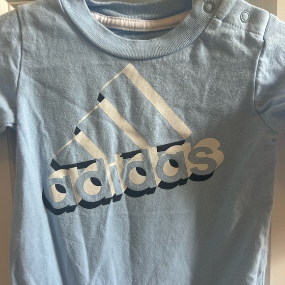 Adidas onesie size 6 months - Picture 2 of 4
